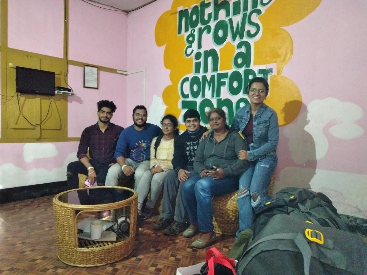 Хостел Backpackers'Haven Гувахати Экстерьер фото